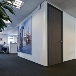 Wieszak ścienny GeckoTeq 4kg - 35x8x10x11mm